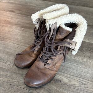 UGG ZEA Wedge Boots Womens Size 9 Waterproof Fur Shearling Brown 1008018